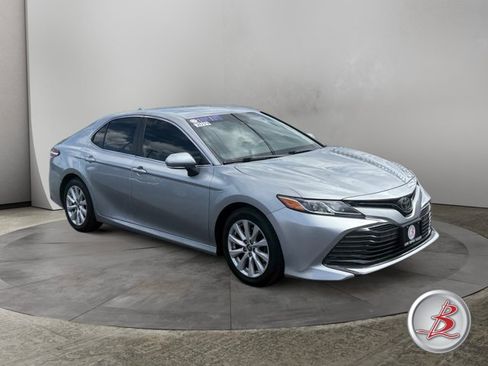 Used 2019 Toyota Camry LE w/ Convenience Package FWD image 1