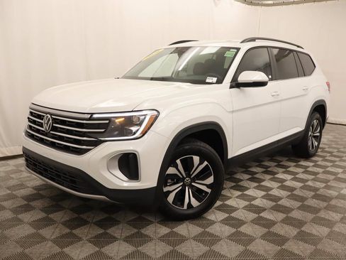 Certified 2026 Volkswagen Atlas SE AWD/4WD image 1