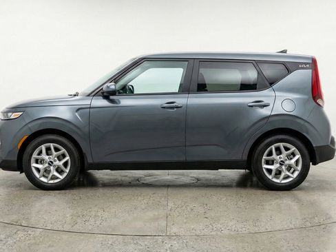 Used 2025 Kia Soul LX w/ LX Technology Package FWD image 5