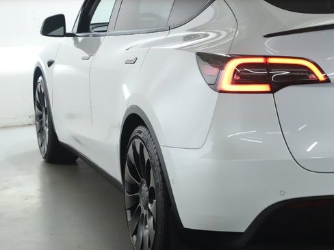 Used 2022 Tesla Model Y Performance AWD/4WD image 38