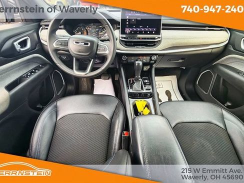 Used 2024 Jeep Compass Latitude AWD/4WD image 7