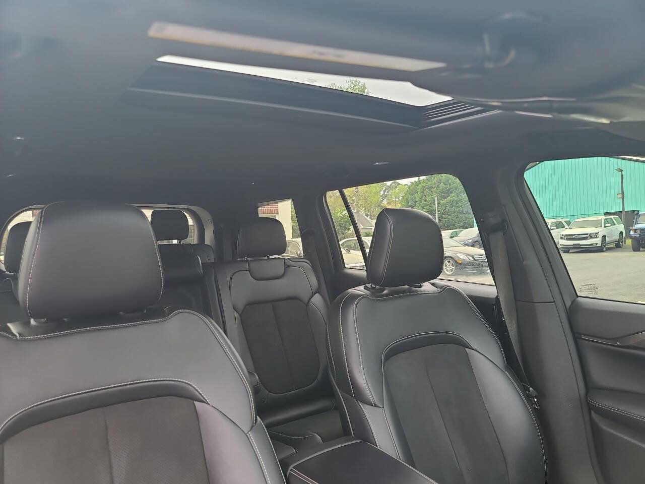 Used 2023 Jeep Grand Cherokee L Laredo RWD image 44