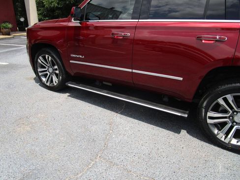 Used 2019 GMC Yukon Denali w/ Denali Ultimate Package AWD/4WD image 18