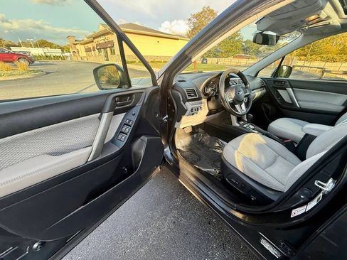 Used 2017 Subaru Forester 2.5i Premium image 10