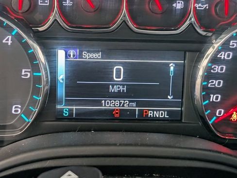 Used 2020 Chevrolet Suburban LT AWD/4WD image 23