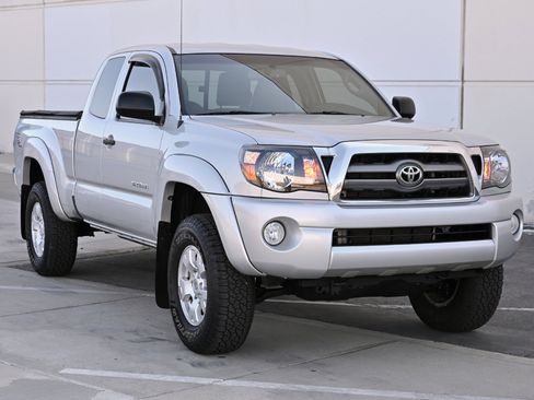 Used 2010 Toyota Tacoma 4x4 Access Cab V6 image 9