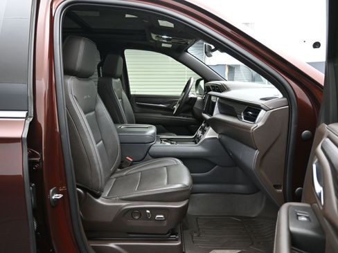 Used 2022 GMC Yukon XL Denali image 13