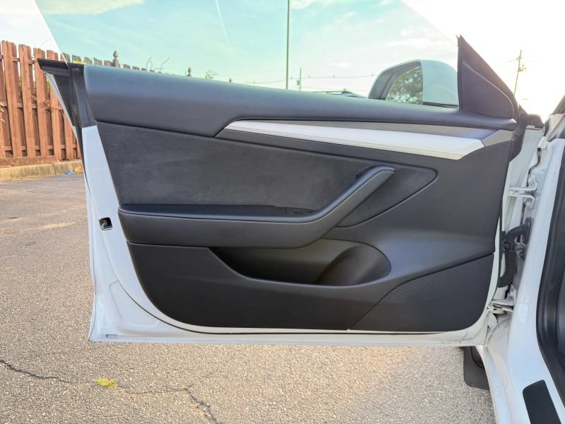 Used 2022 Tesla Model 3 Performance AWD/4WD image 10