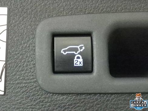 Used 2024 Toyota Sienna XLE FWD image 29