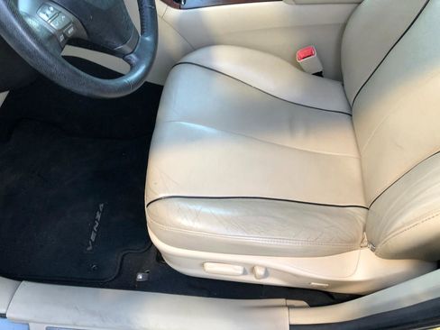 Used 2011 Toyota Venza AWD V6 w/ Premium Pkg #2 image 11