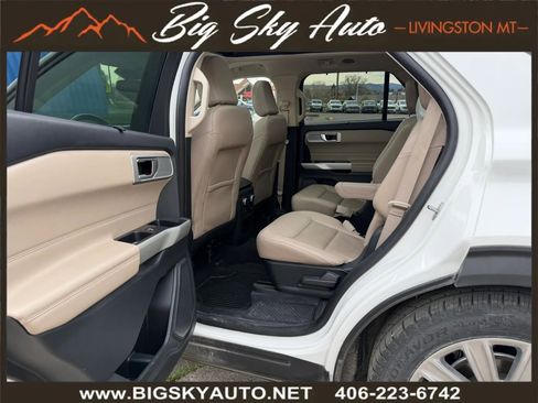 Used 2021 Ford Explorer Limited w/ Equipment Group 301A AWD/4WD image 16