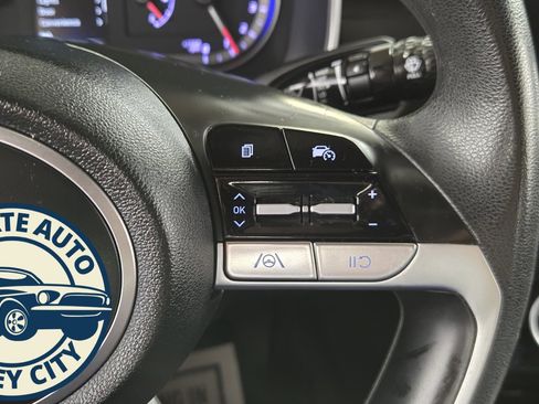 Used 2022 Hyundai Santa Cruz SEL image 12