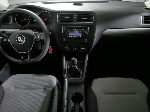 Used 2017 Volkswagen Jetta S image 10