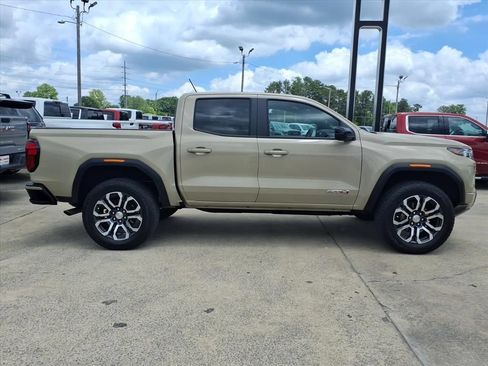 Used 2024 GMC Canyon AT4 w/ Canyon Safety Plus Package AWD/4WD image 8