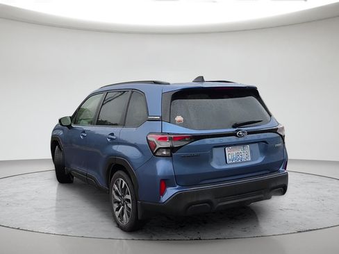 Used 2025 Subaru Forester Touring w/ Popular Package - Touring AWD/4WD image 9