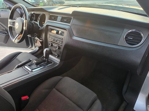 Used 2013 Ford Mustang Coupe image 21