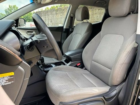 Used 2017 Hyundai Santa Fe Sport FWD image 11