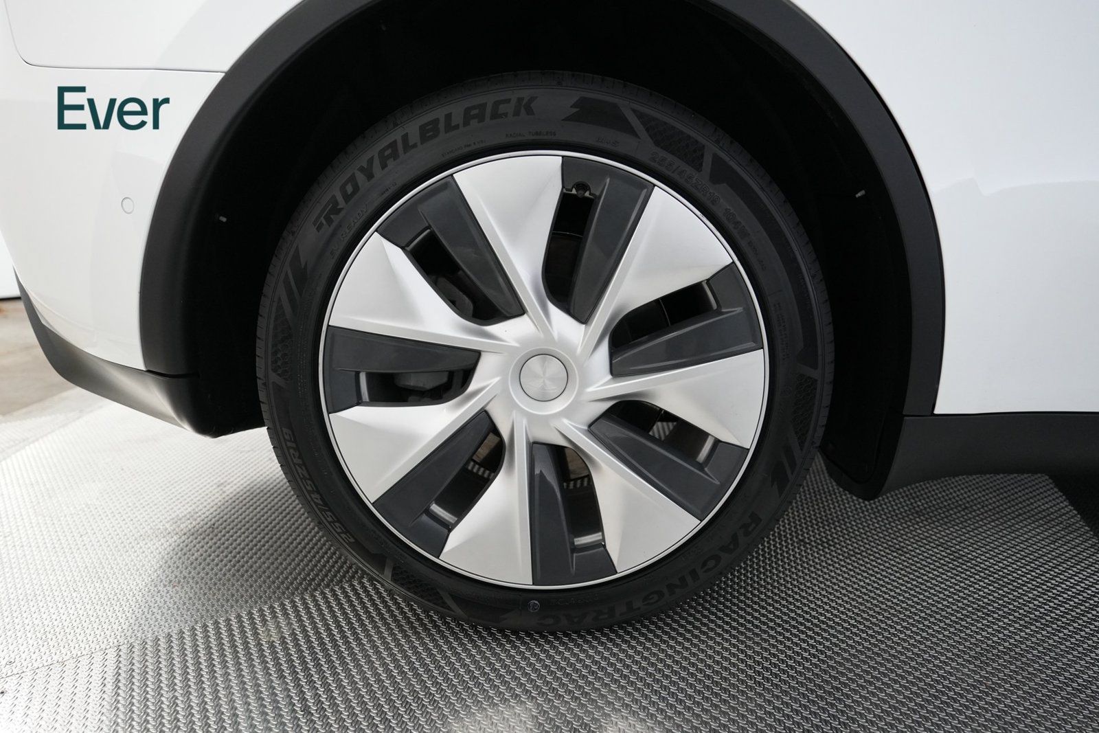 Used 2021 Tesla Model Y Long Range AWD/4WD image 21