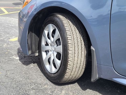 Used 2025 Toyota Corolla LE image 31