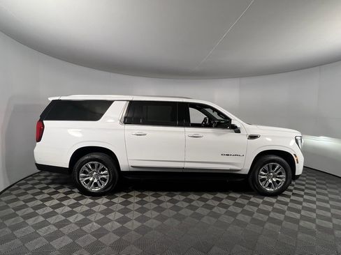 Used 2025 GMC Yukon XL Denali image 3