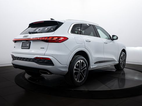 Certified 2025 Audi Q5 Premium Plus w/ Premium Plus image 4