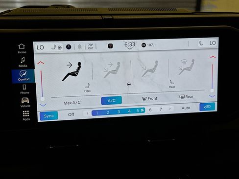 Used 2024 Jeep Wrangler Willys image 24