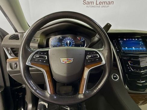 Used 2019 Cadillac Escalade Premium Luxury image 11