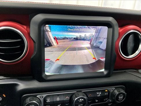 Used 2023 Jeep Gladiator Rubicon w/ Cold Weather Group image 24