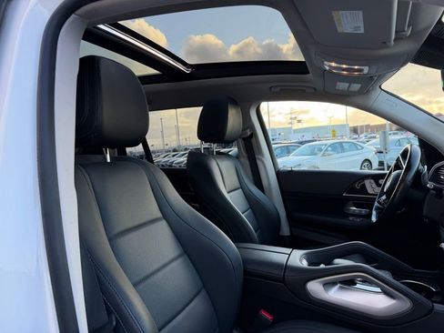 Used 2024 Mercedes-Benz GLS 450 4MATIC image 22