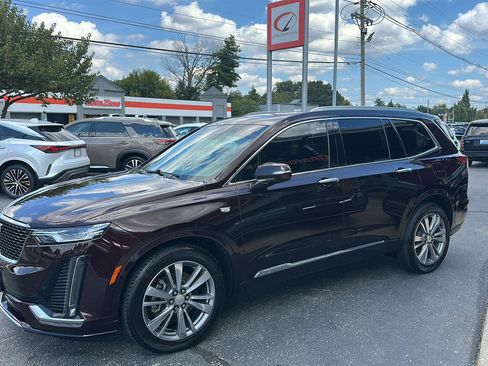 Used 2020 Cadillac XT6 Premium Luxury FWD image 6