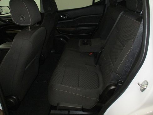 Used 2019 GMC Acadia SLE image 10