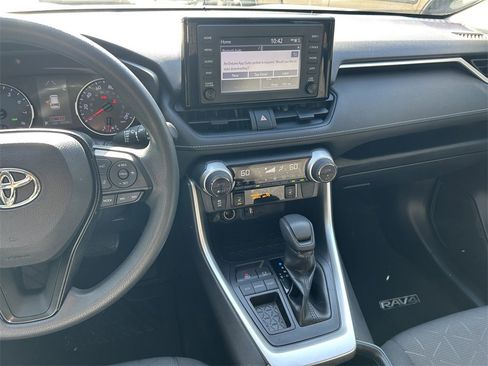 Used 2019 Toyota RAV4 XLE image 18