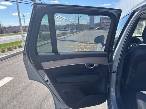 Certified 2025 Volvo XC90 B6 Plus image 16