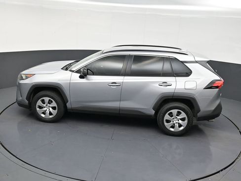 Used 2020 Toyota RAV4 LE image 13