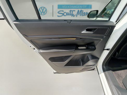 Used 2018 Volkswagen Atlas SE image 25