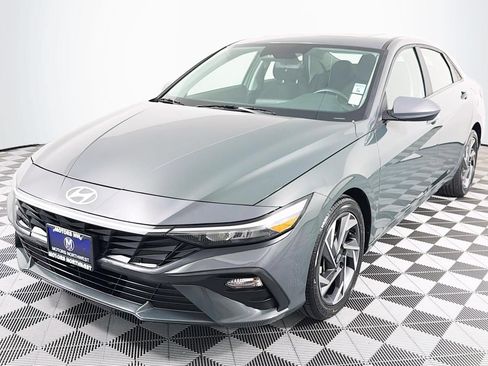 Used 2024 Hyundai Elantra SEL FWD image 5