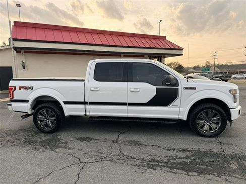 Used 2017 Ford F150 XLT w/ Equipment Group 302A Luxury AWD/4WD image 4