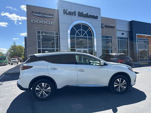 Used 2023 Nissan Murano SV AWD/4WD image 2