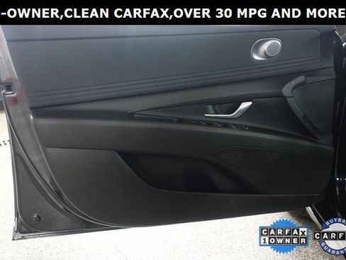 Used 2023 Hyundai Elantra SEL w/ Convenience Package image 9