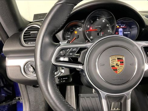 Used 2023 Porsche 718 Cayman RWD image 15