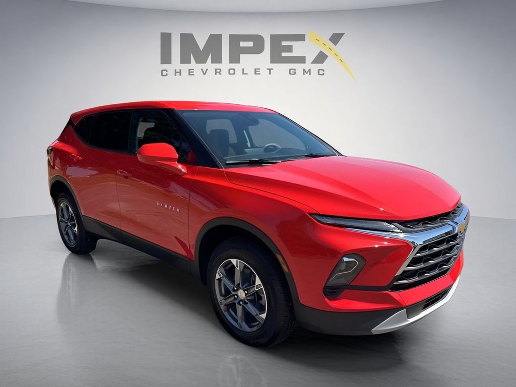 Used 2026 Chevrolet Blazer LT FWD image 7
