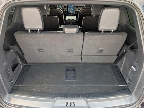 Used 2023 Ford Expedition Platinum AWD/4WD image 14