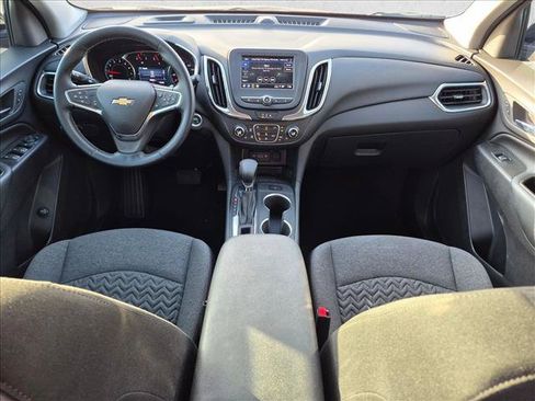 Used 2024 Chevrolet Equinox LT FWD image 18