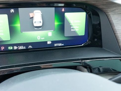 Certified 2024 Volkswagen Atlas SEL Premium R-Line image 11