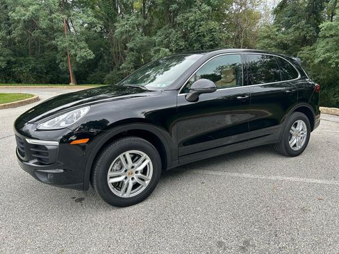 Used 2016 Porsche Cayenne AWD/4WD image 9