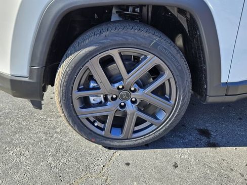 New 2026 Jeep Compass Latitude AWD/4WD image 9