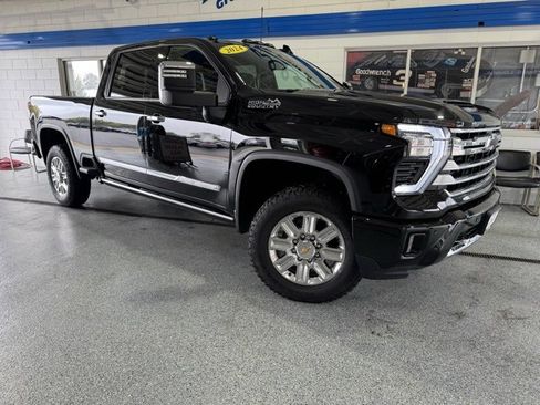 Used 2024 Chevrolet Silverado 2500 High Country w/ High Country Premium Package image 2