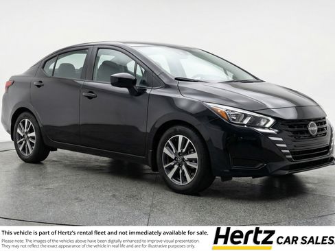 Used 2025 Nissan Versa SV image 1