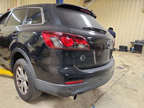 Used 2014 MAZDA CX-9 Touring w/ Touring Technology Package FWD image 2