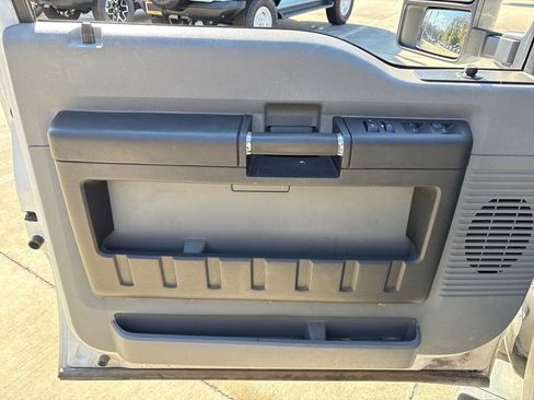 Used 2015 Ford F350 XL image 4